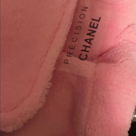 CHANEL VIP Precision soft crossbody - Picture 6 of 17